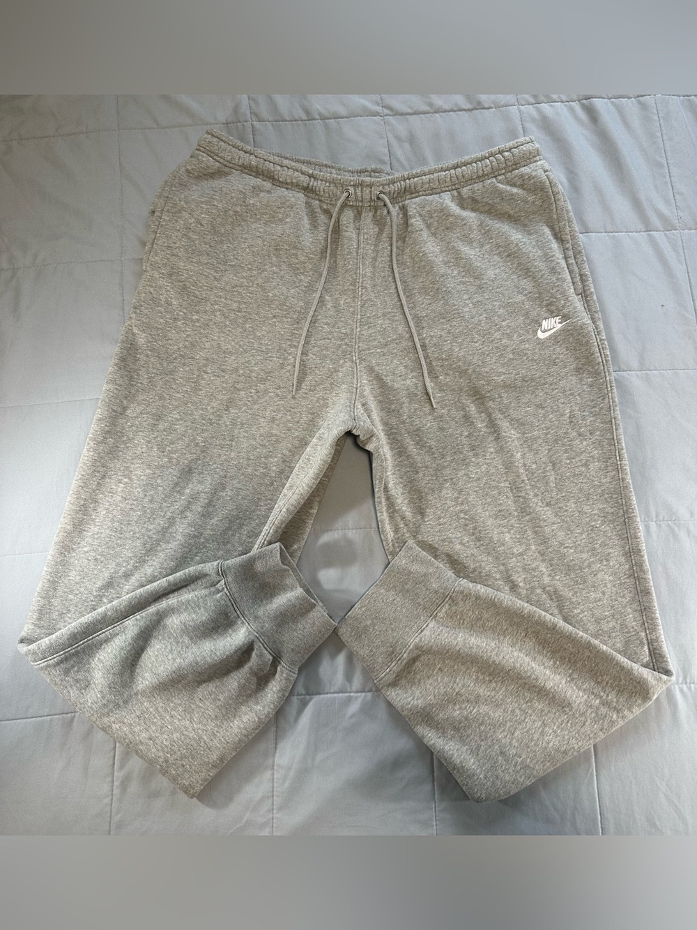 Nike Sportwear Club Fleece Men’s XL Taper Joggers Grey Heather FN3787-063